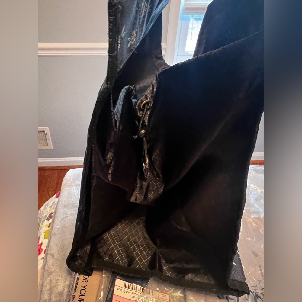 Thirtyone Cinch Tote - Picture 2 of 5